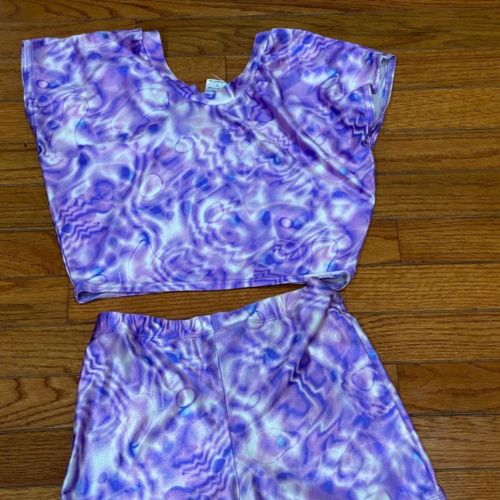 Hot Skins purple workout shorts with top. Size small. - Picture 5 of 8